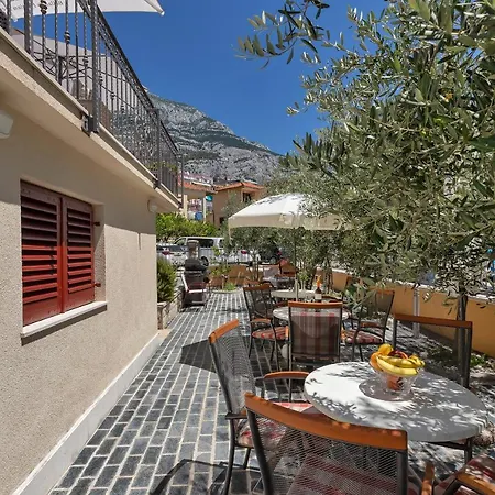 Guest house Pension Dijakovic Makarska